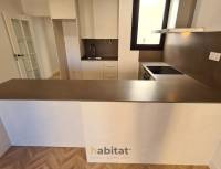 Piso de nueva construcción en Av. Maria Cristina con 3 habitaciones