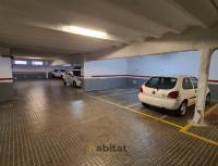 Amplio piso con parking en C/ Hernández de Sanahuja