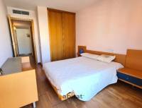 Amplio piso en Av. Roma con 4 habitaciones y parking